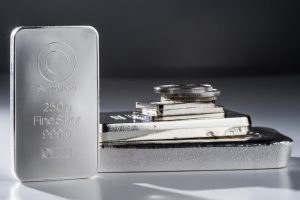 The Pros & Cons of Investing in Silver Bullion | BullionBuzz