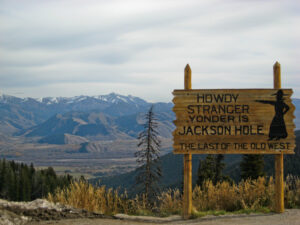 Markets Await Clarity at Jackson Hole Economic Symposium 2025 - BullionBuzz - BMG